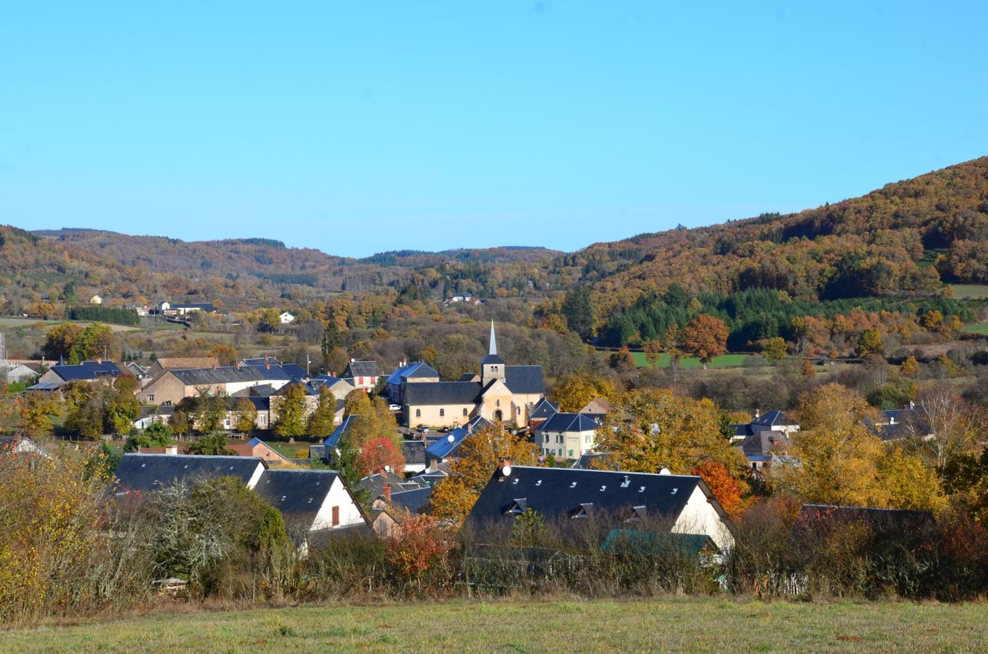 A La Cabane Des Bois Dessus Tiny Gite Alligny-en-Morvan Bagian luar foto